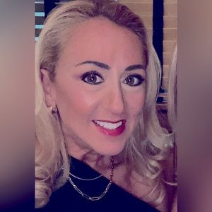 Meet your Posher, Renee